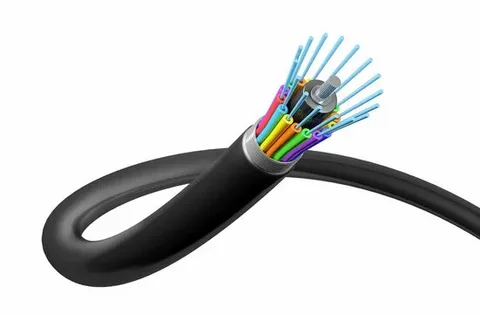 کابل فیبر نوری 100 متری مناسب اتصال کوتاه‌ برد در محیط‌ های داخلی